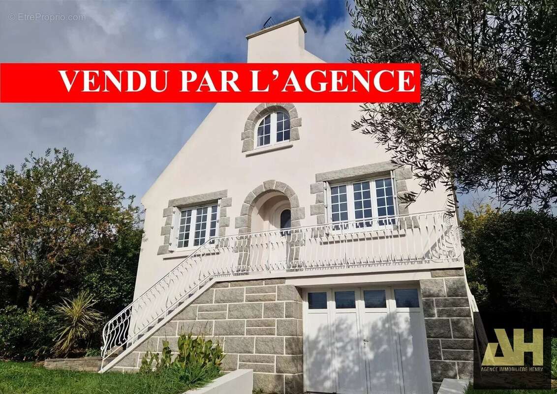 Maison à LE RELECQ-KERHUON