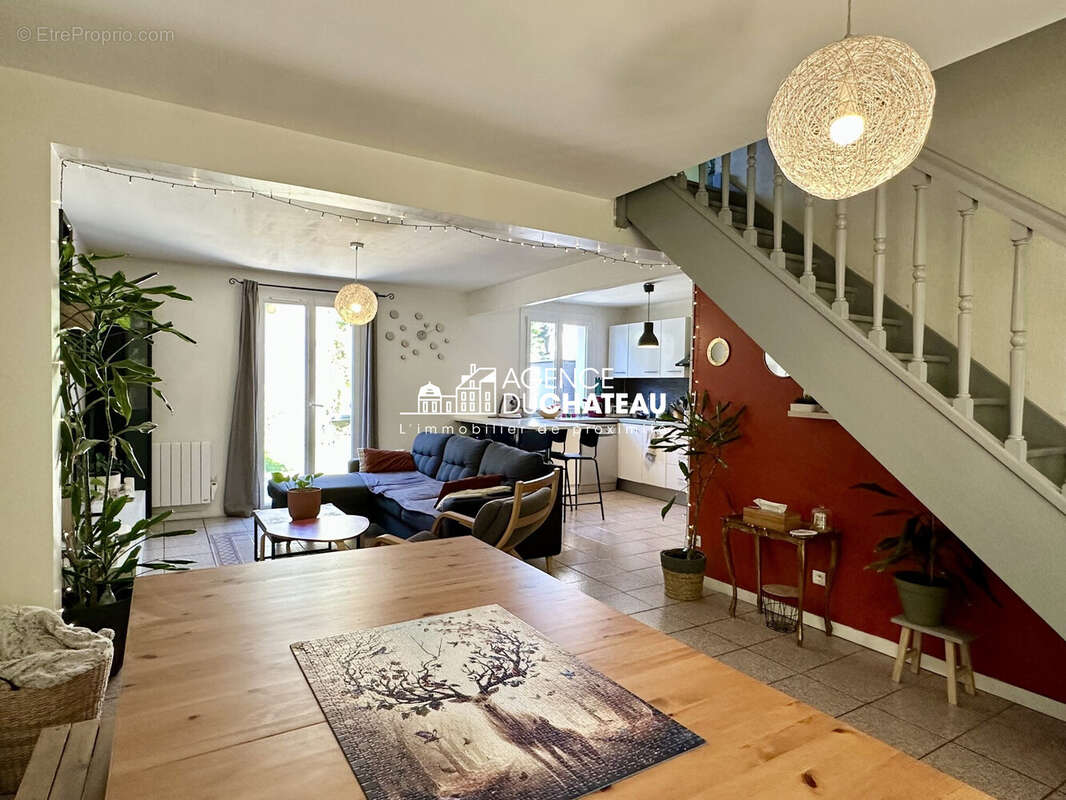 Maison 88 m² à Nandy  - photo 4