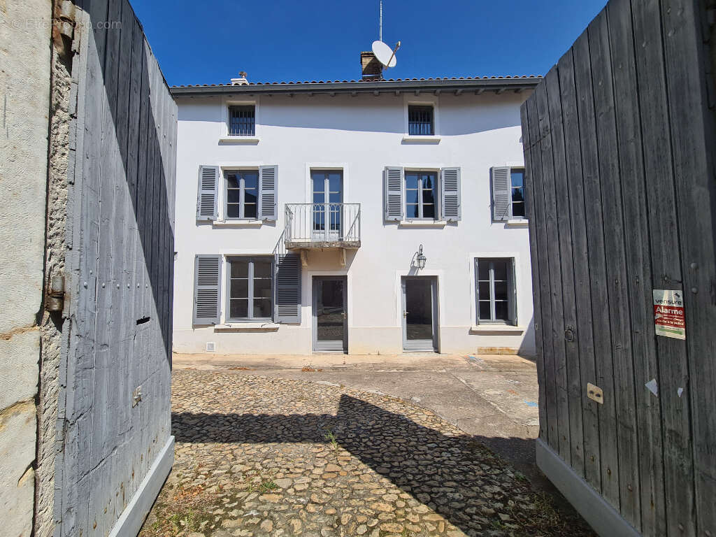 Appartement à CHAMPAGNE-AU-MONT-D'OR