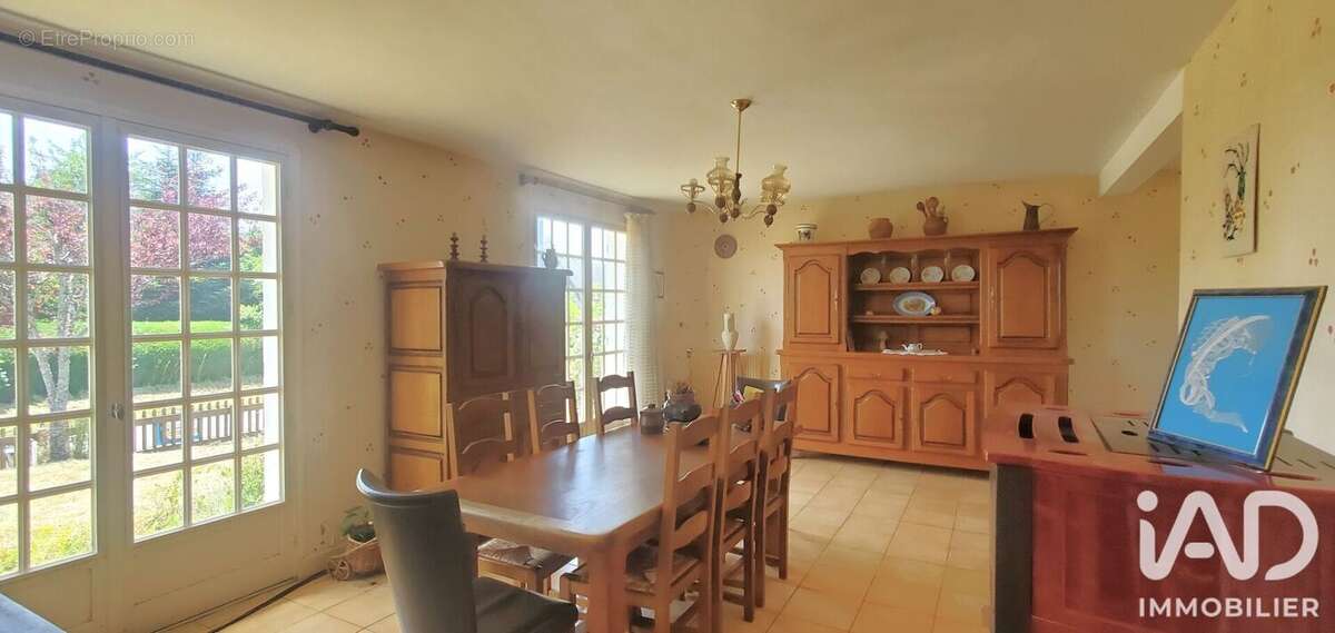 Maison 112 m² à Neuvic  - photo 9