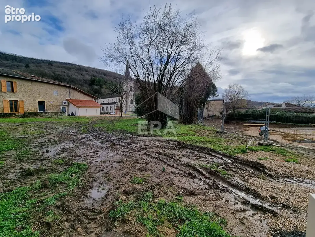 Terrain à TREFFORT-CUISIAT
