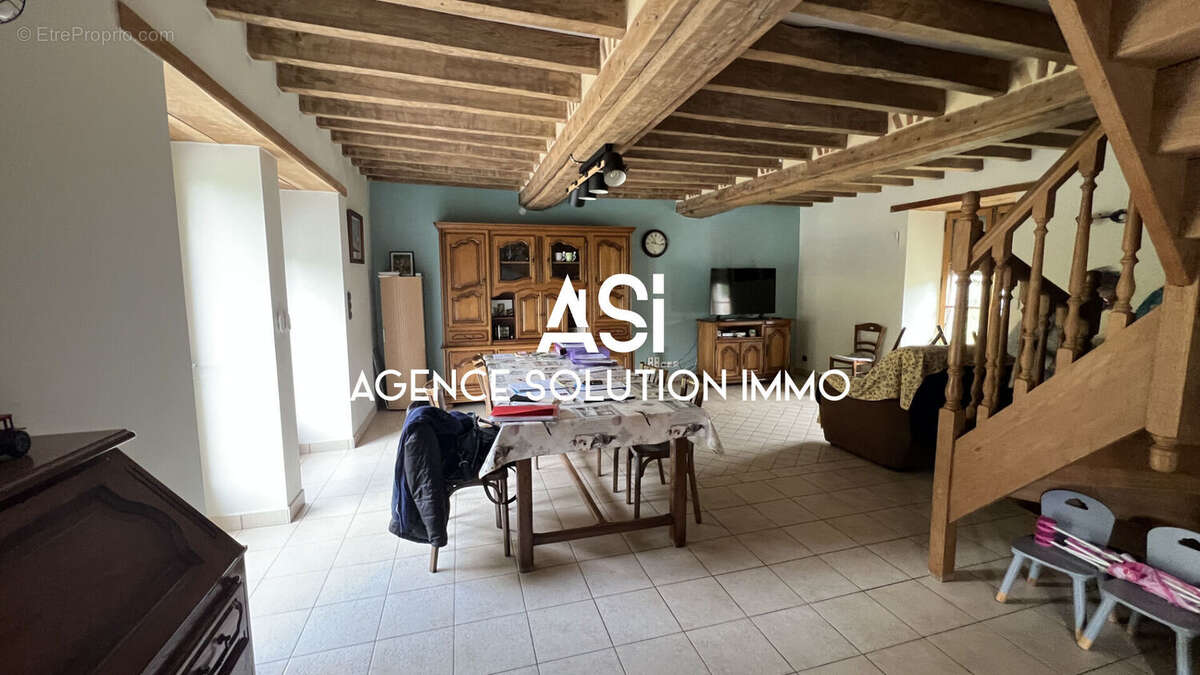 Maison à SAINTE-GEMMES-LE-ROBERT