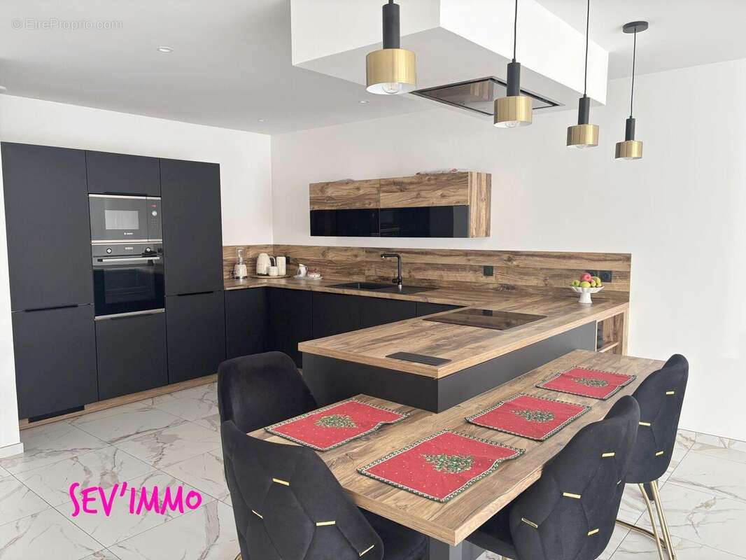 Maison à SAINT-GERMAIN-DES-FOSSES