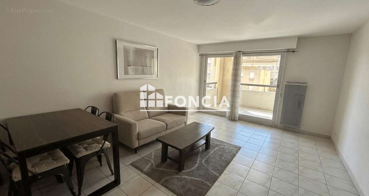 Appartement à MARSEILLE-8E