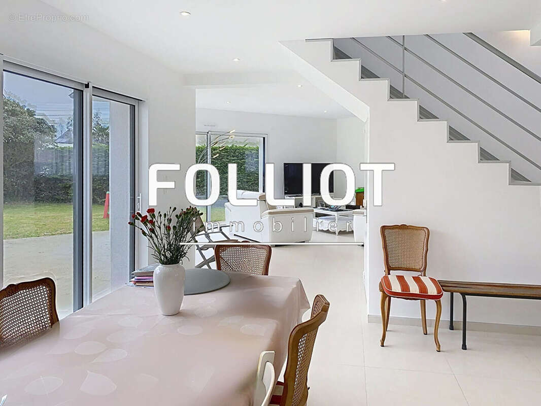 Maison à AGON-COUTAINVILLE