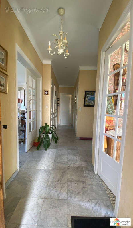 Couloir d'entrée  - Maison à BRUNOY