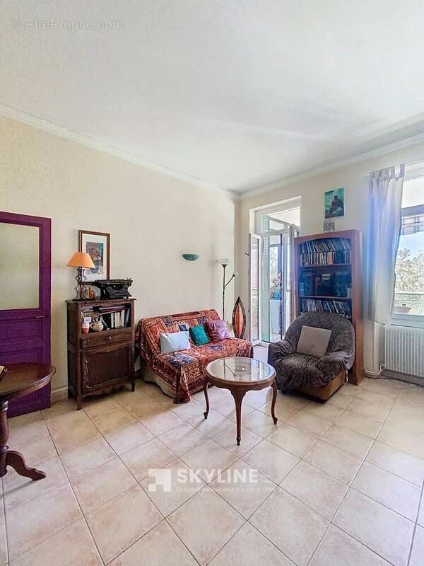 Appartement à MARSEILLE-1E