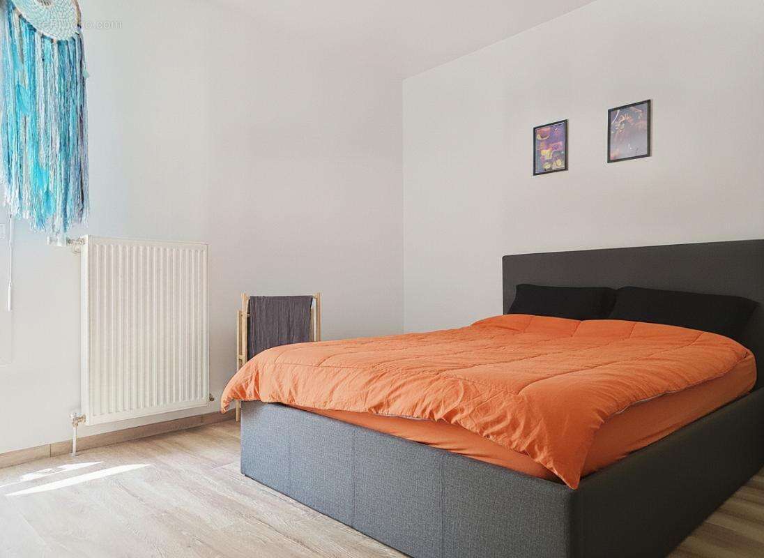 Appartement à MEYZIEU