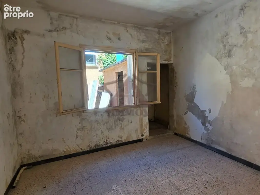 Idéal investisseur - Maison de village avec 2 grands garages - photo 5