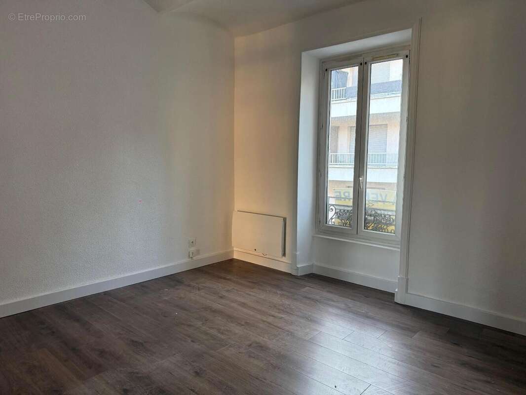   - Appartement à AUBENAS