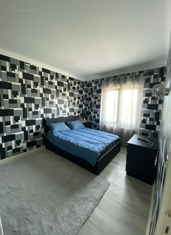 SOUS COMPROMIS -Maison agréable type T4/5 dans un quartier calme - photo 7