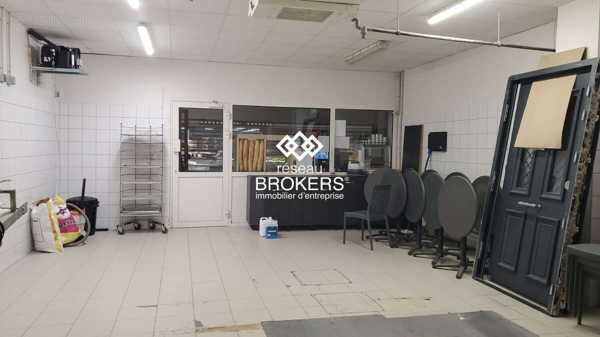 Commerce 426 m² à Annemasse  - photo 3
