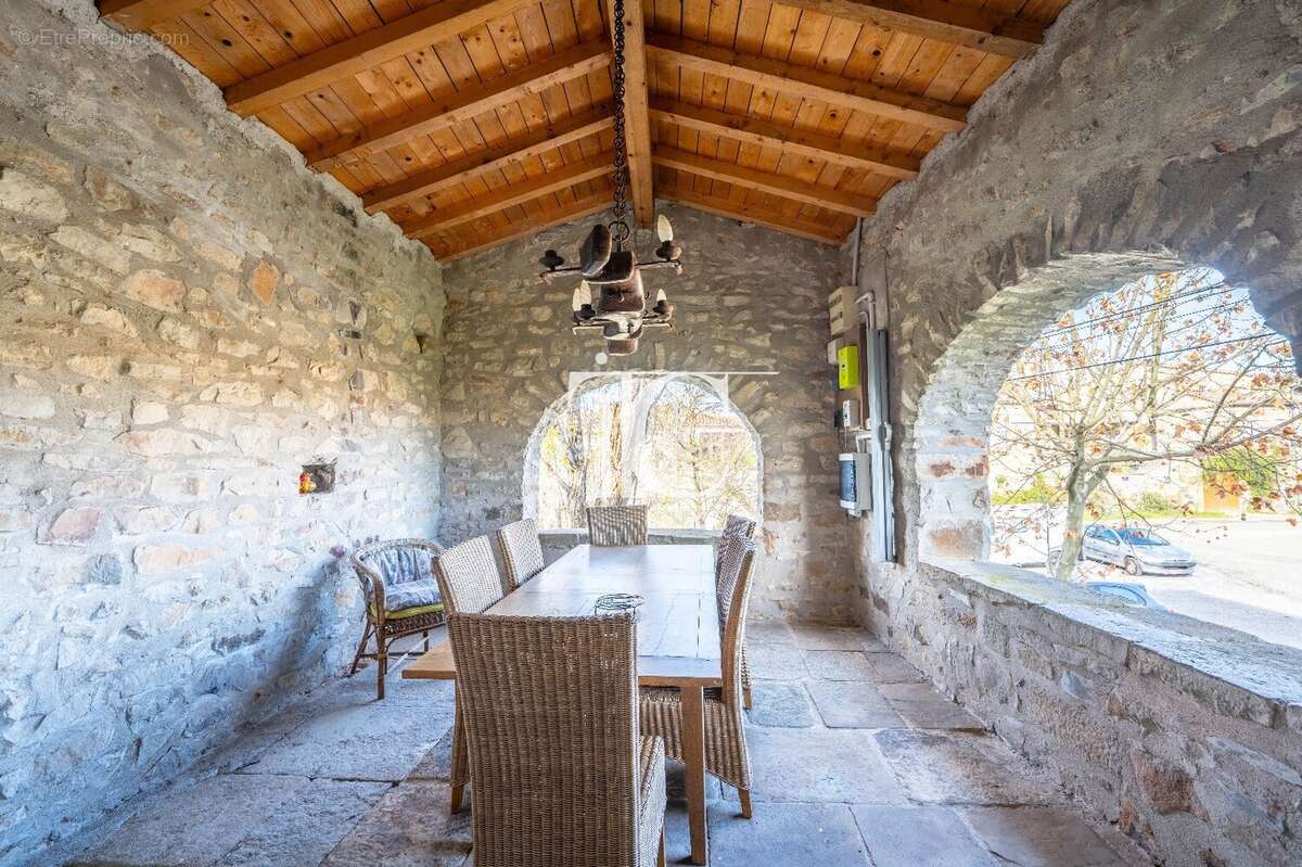 Maison à LABLACHERE