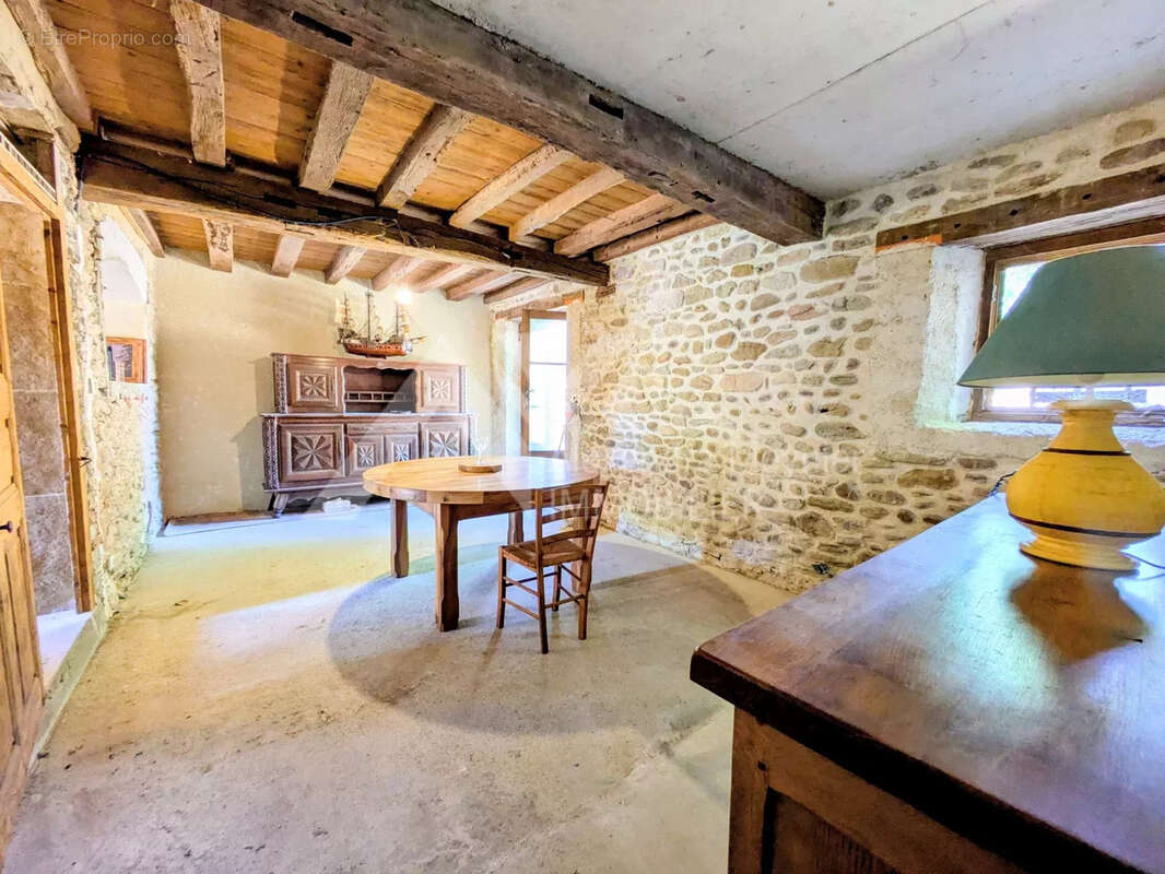 Maison à MONTMIRAL