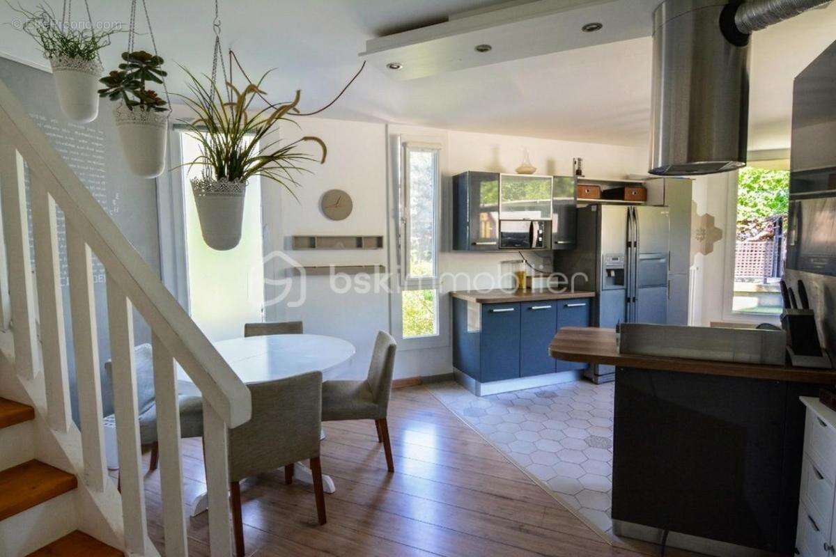 Appartement à SAINT-MARTIN-D'HERES