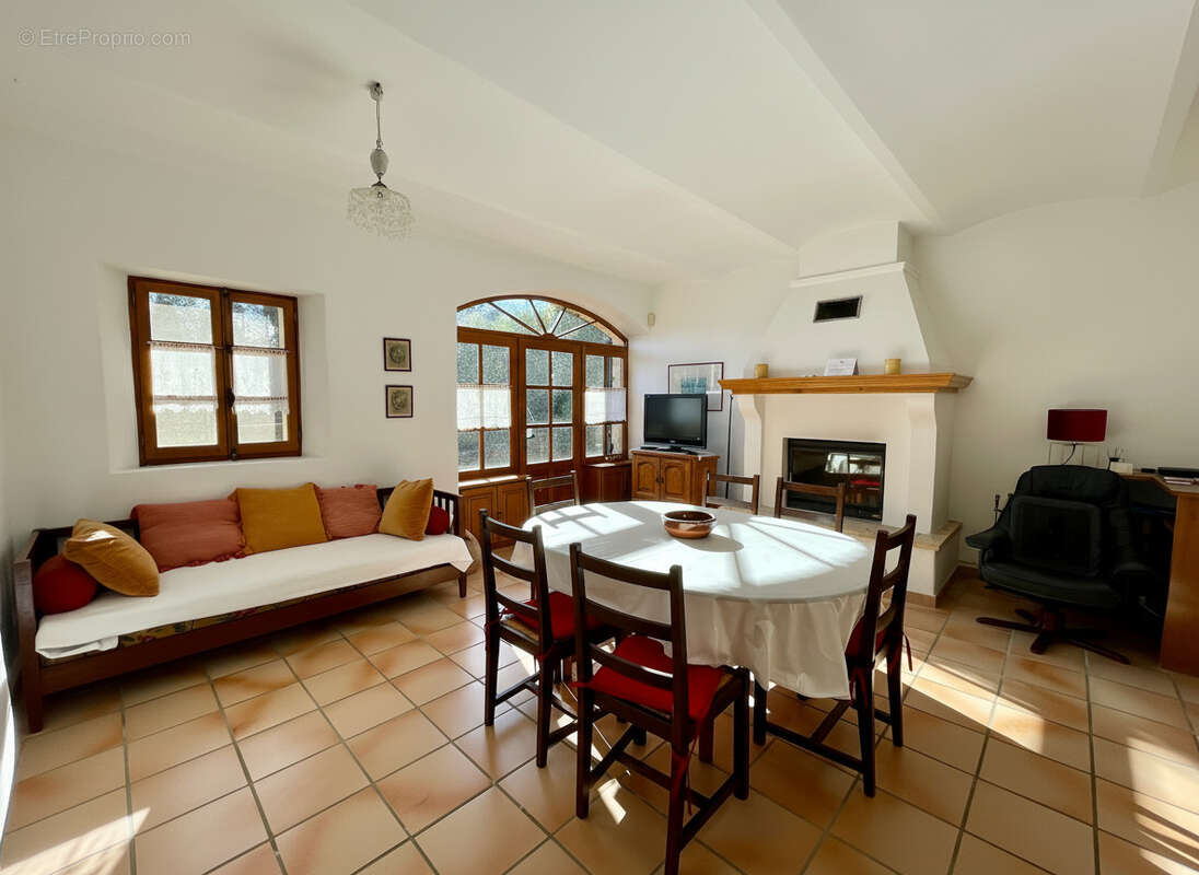Maison à VAISON-LA-ROMAINE