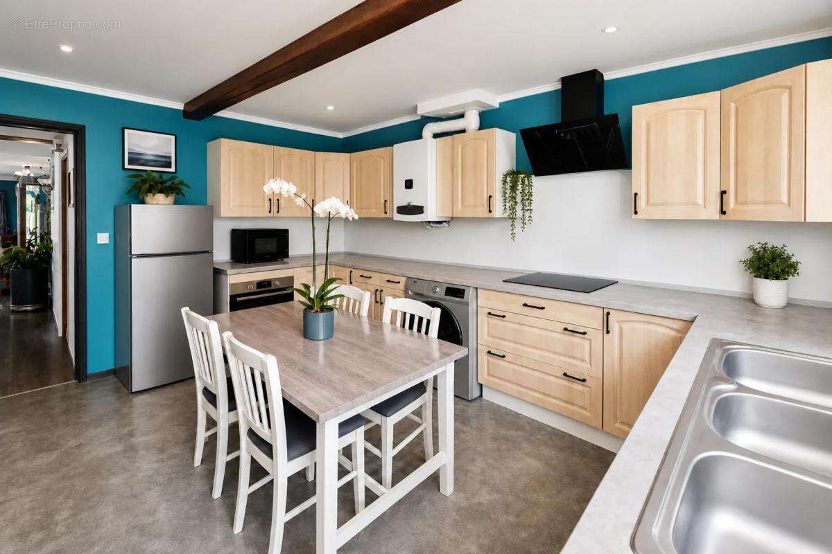 Maison de 5 pièces de 96 m² à Couëtron-au-Perche - photo 2