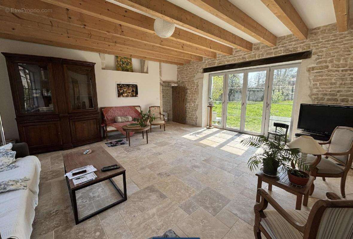 Maison à MAUZE-SUR-LE-MIGNON