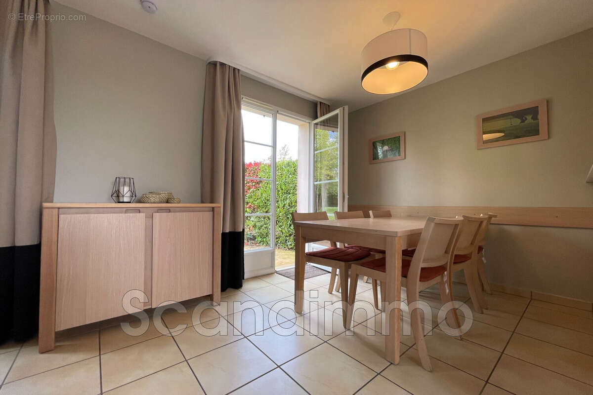 Maison à PORT-EN-BESSIN-HUPPAIN