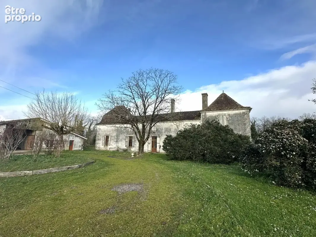 Superbe propriété équestre avec Maison de Maître, deux annexes, trois écuries, au milieu de 25ha de terres, entre Bordeaux et Be - photo 11