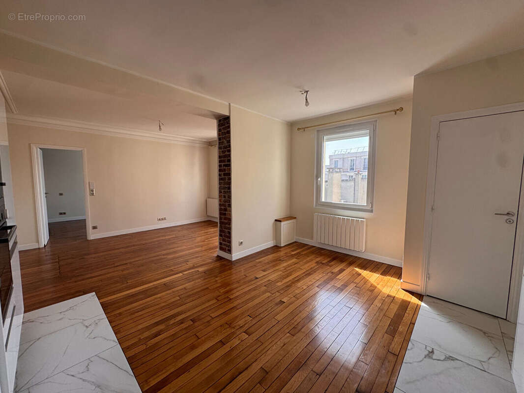 Appartement à PARIS-19E