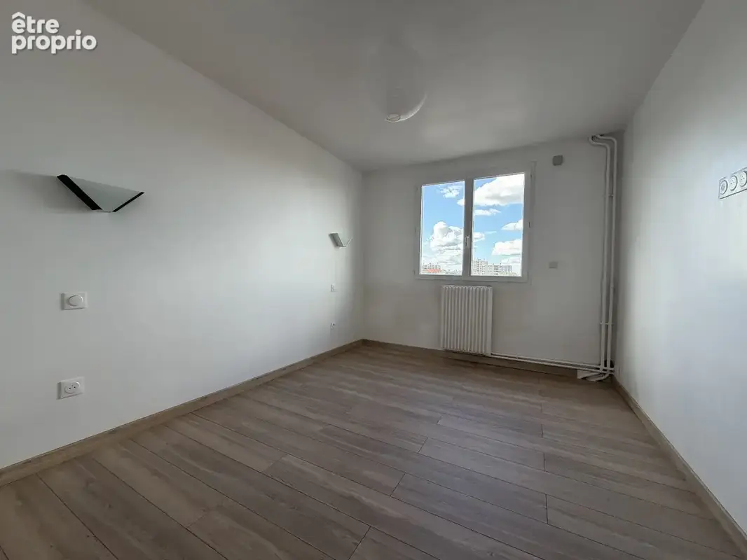 Appartement 2 pièces avec balcon - cave - Parking - photo 2