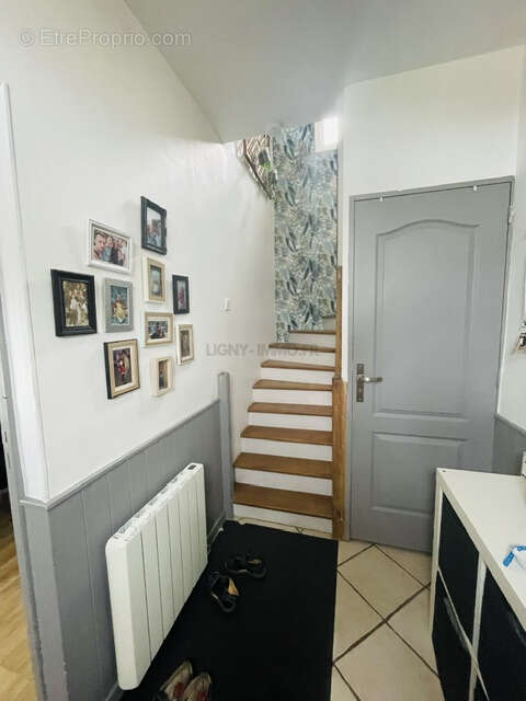 Maison à GREGES