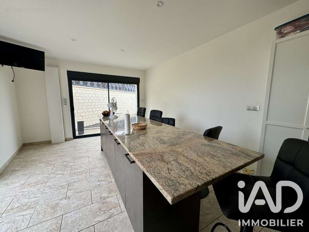 Maison 136 m² à Saint-Yrieix-Sur-Charente  - photo 8