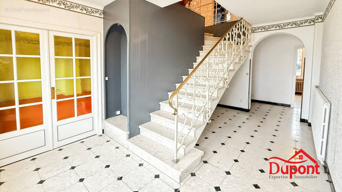 Hall d&#039;entrée - Maison à SERANVILLERS-FORENVILLE