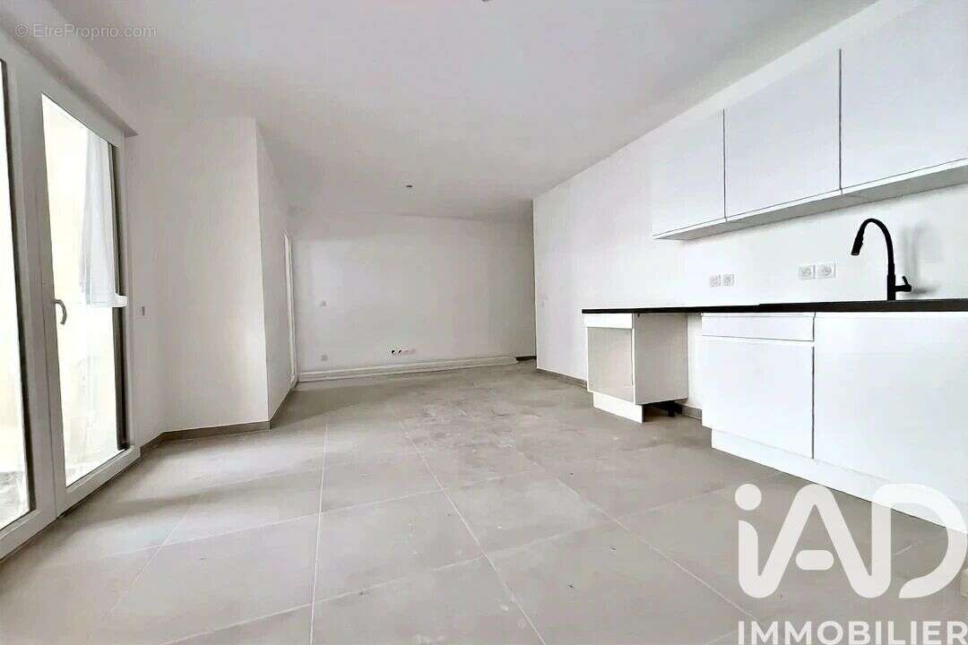 Photo 2 - Appartement à MARSEILLE-4E