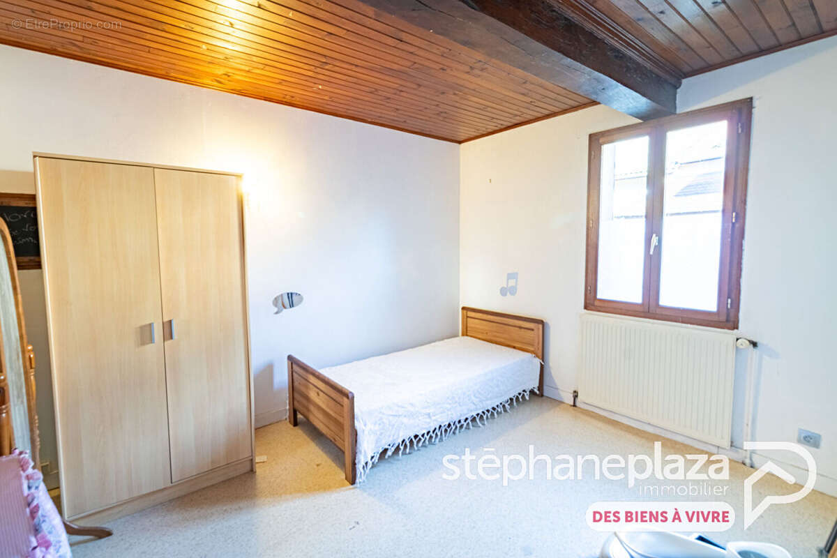 Maison à LESCHEROUX