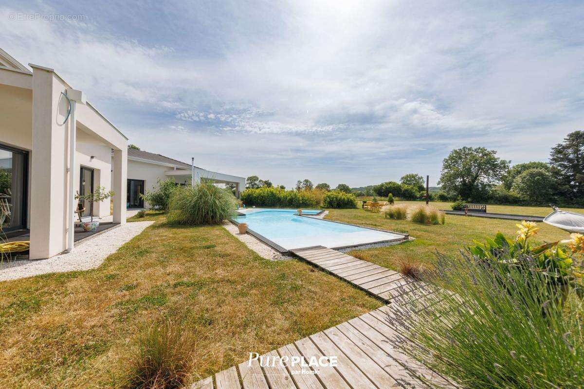 Villa d’architecte contemporaine avec piscine chauffée et vues sur le Puy de Dôme et le Sancy - photo 30