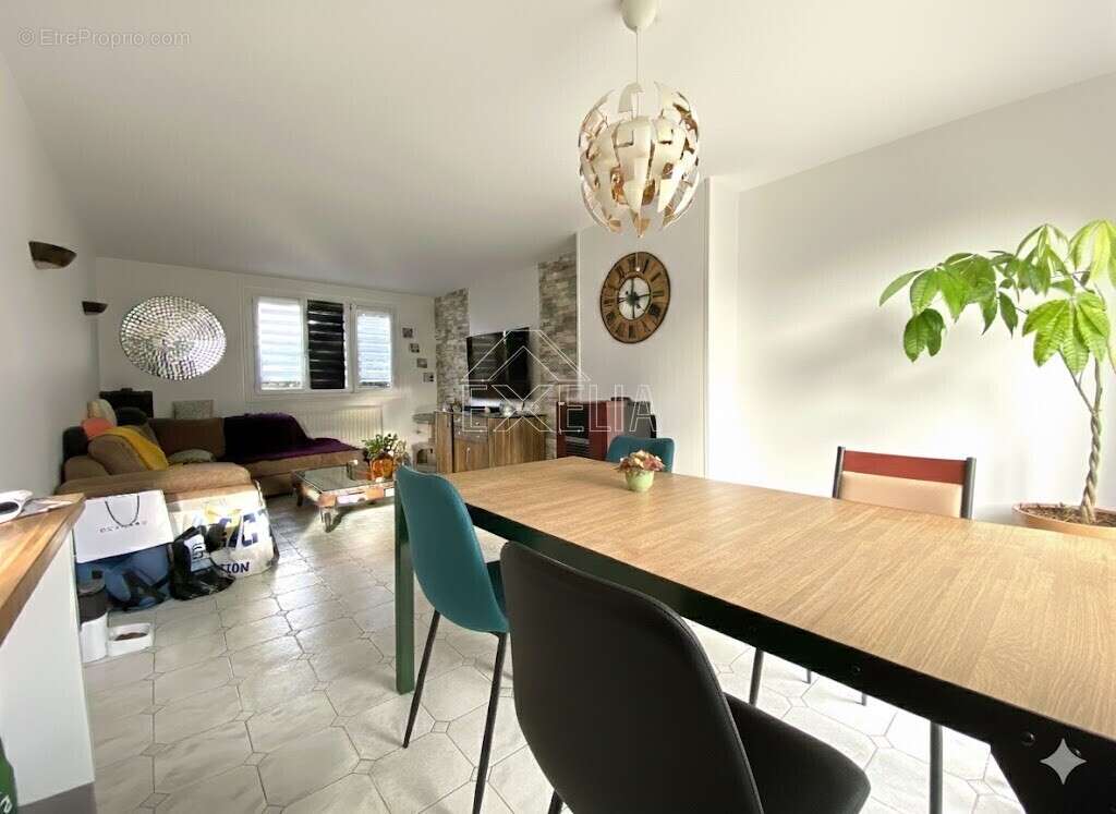 Maison à ROSNY-SUR-SEINE