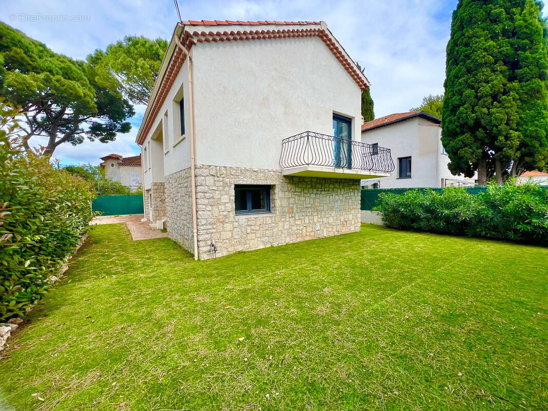 Maison de 3 appartements avec jardin et parking • Secteur Tassigny Cannes - photo 15