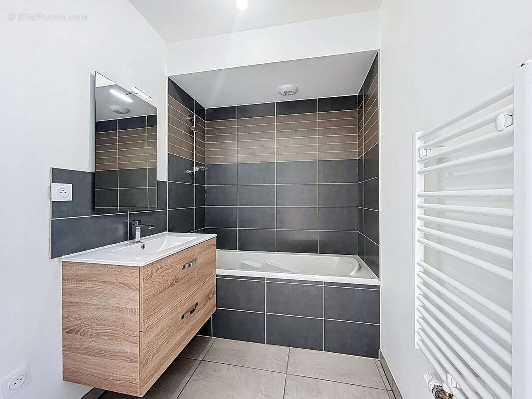 Appartement à MORNANT