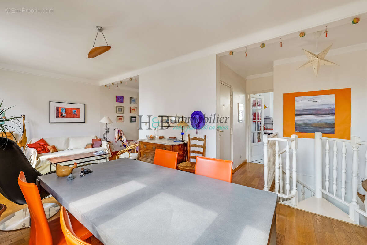 Appartement à PARIS-14E