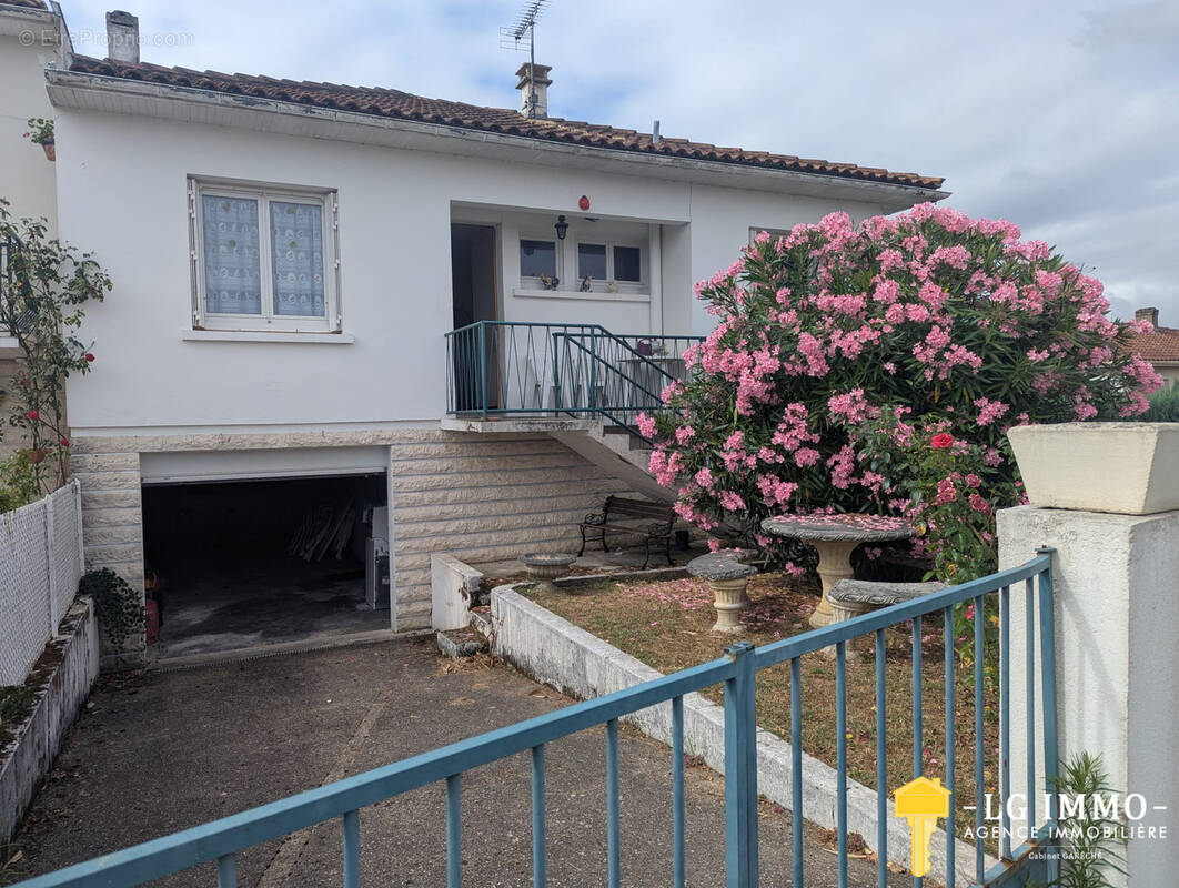 Maison à JONZAC