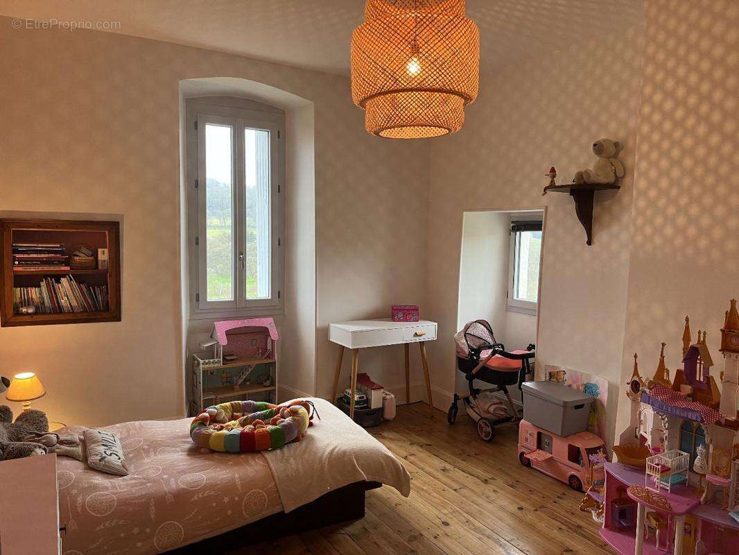 Maison à LISSAC-ET-MOURET