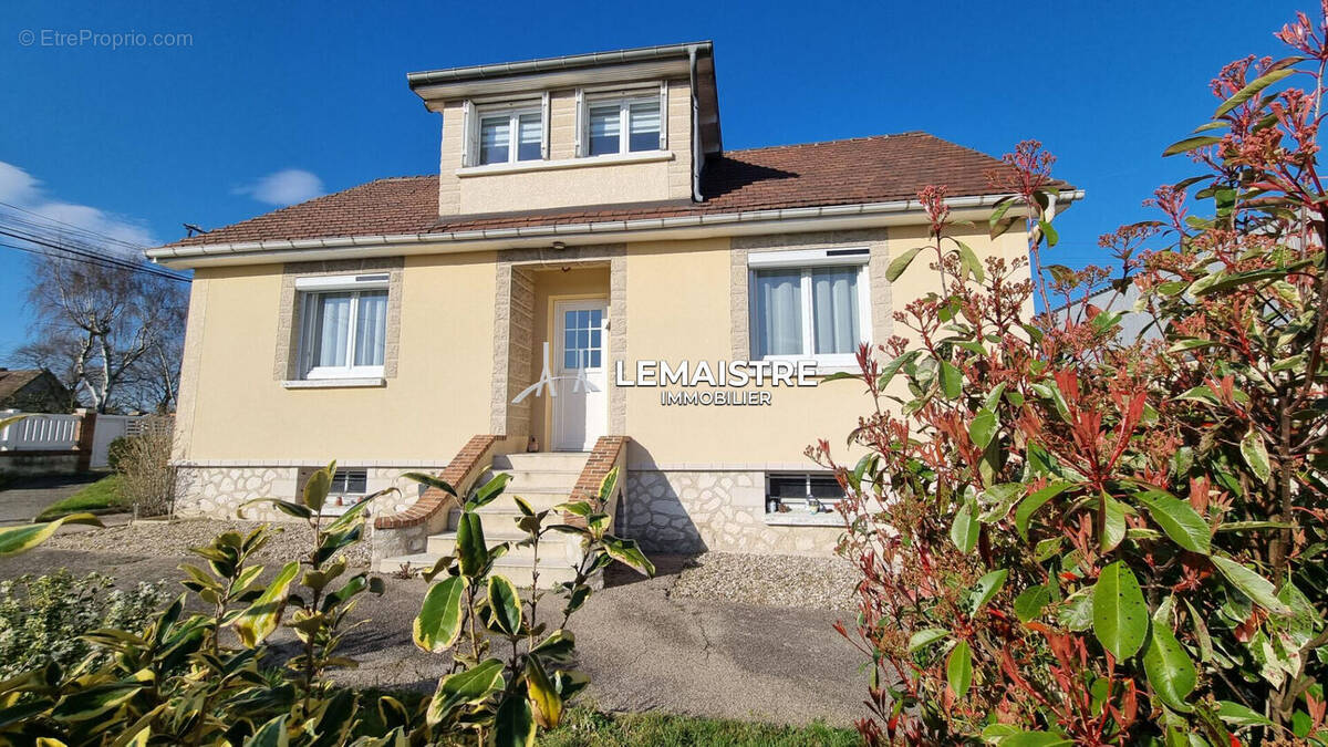 Maison à SAHURS