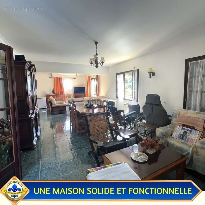 Maison à SAINTE-SUZANNE