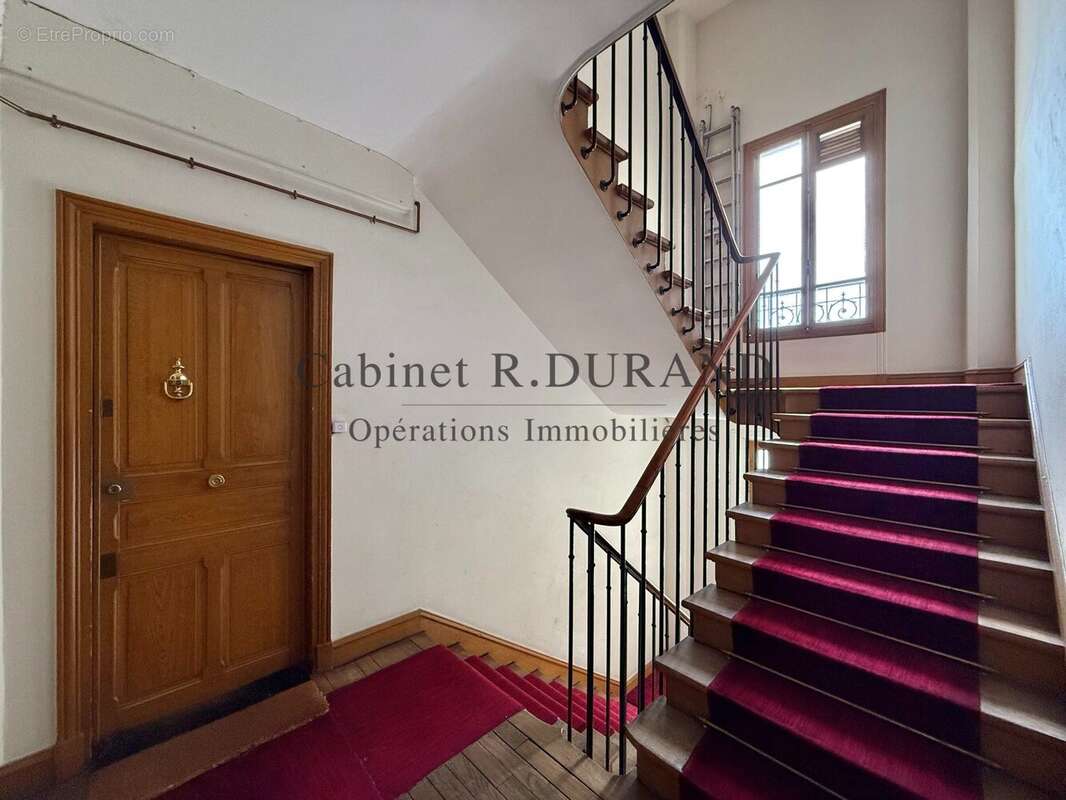 Appartement à COURBEVOIE