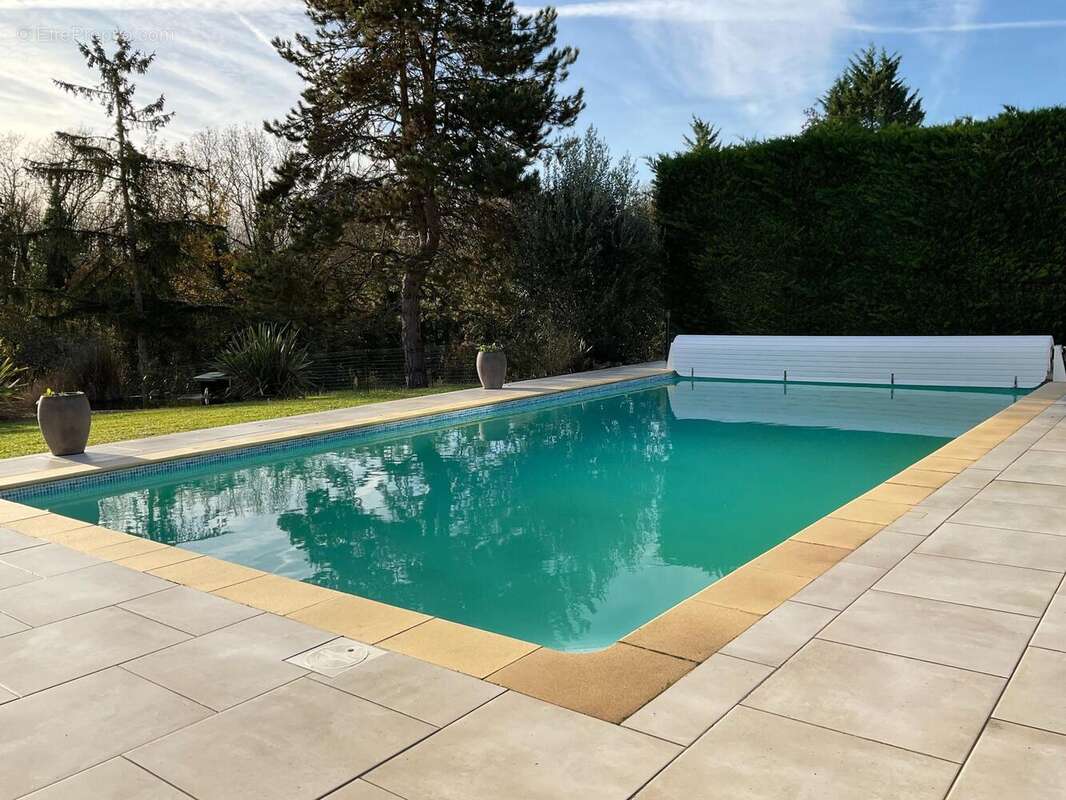 Maison 189 m² à Migne-Auxances  - photo 2