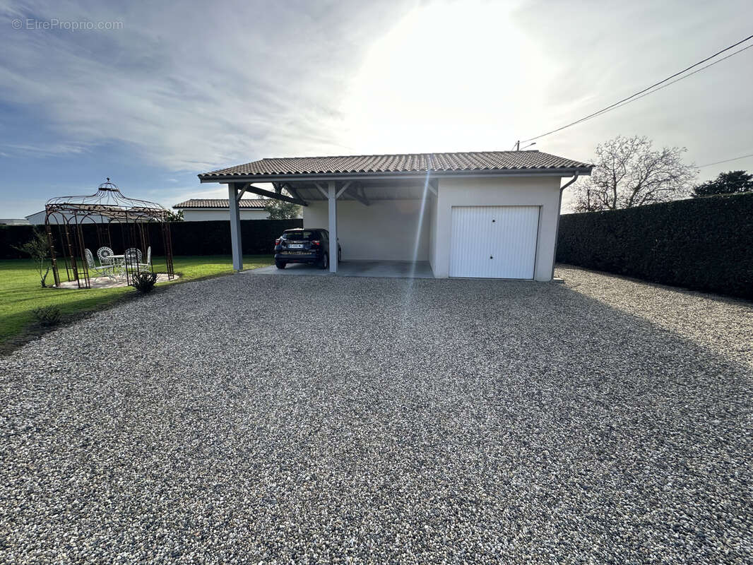 Maison à SAINT-AVIT