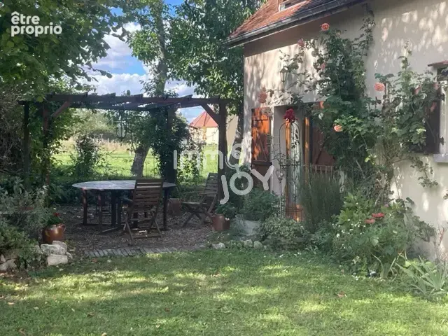 Entre Mamers et Mortagne au Perche, en village, maison de pays avec dépe,dances sur 1566 m2 de jardin arboré.. - photo 3