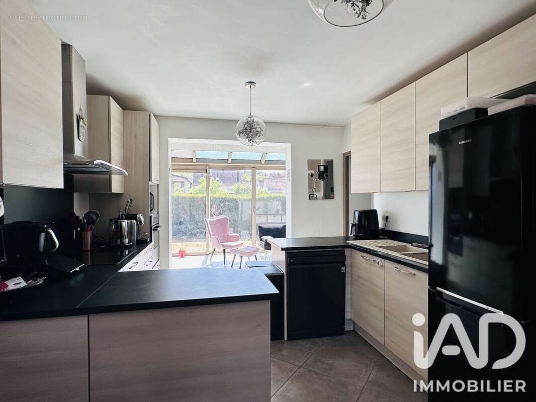 Maison 145 m² à Morigny-Champigny  - photo 4