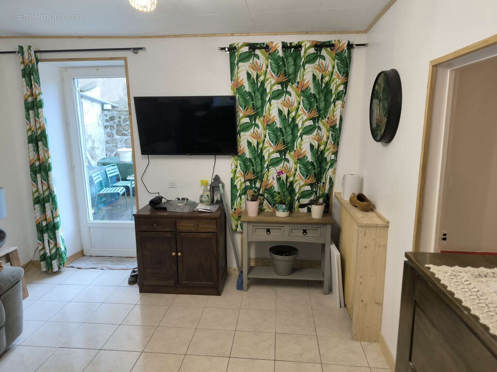 Maison à OUROUX-EN-MORVAN