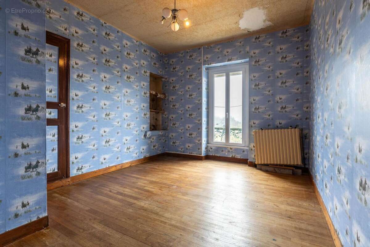 Photo 5 - Maison à JAVERLHAC-ET-LA-CHAPELLE-SAINT-ROBERT