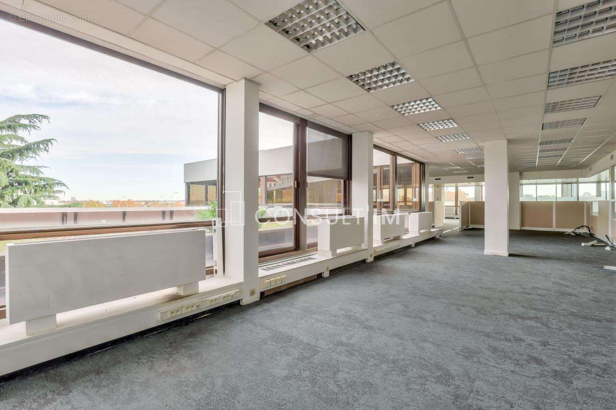 Commerce à SAINT-CLOUD