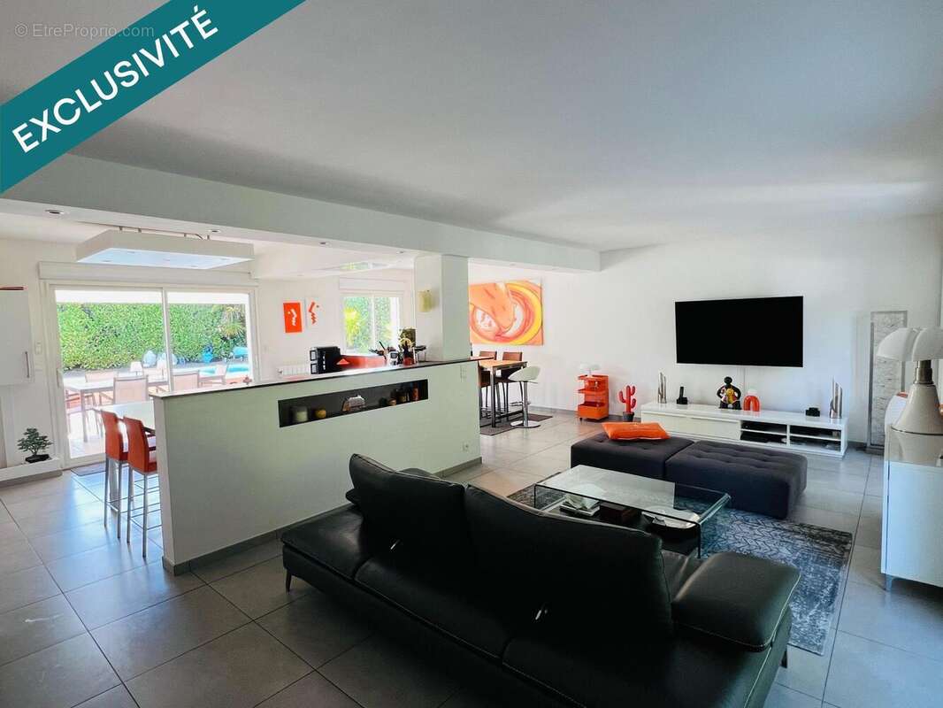 Maison 173 m² à Saint-Aubin-De-Medoc  - photo 2