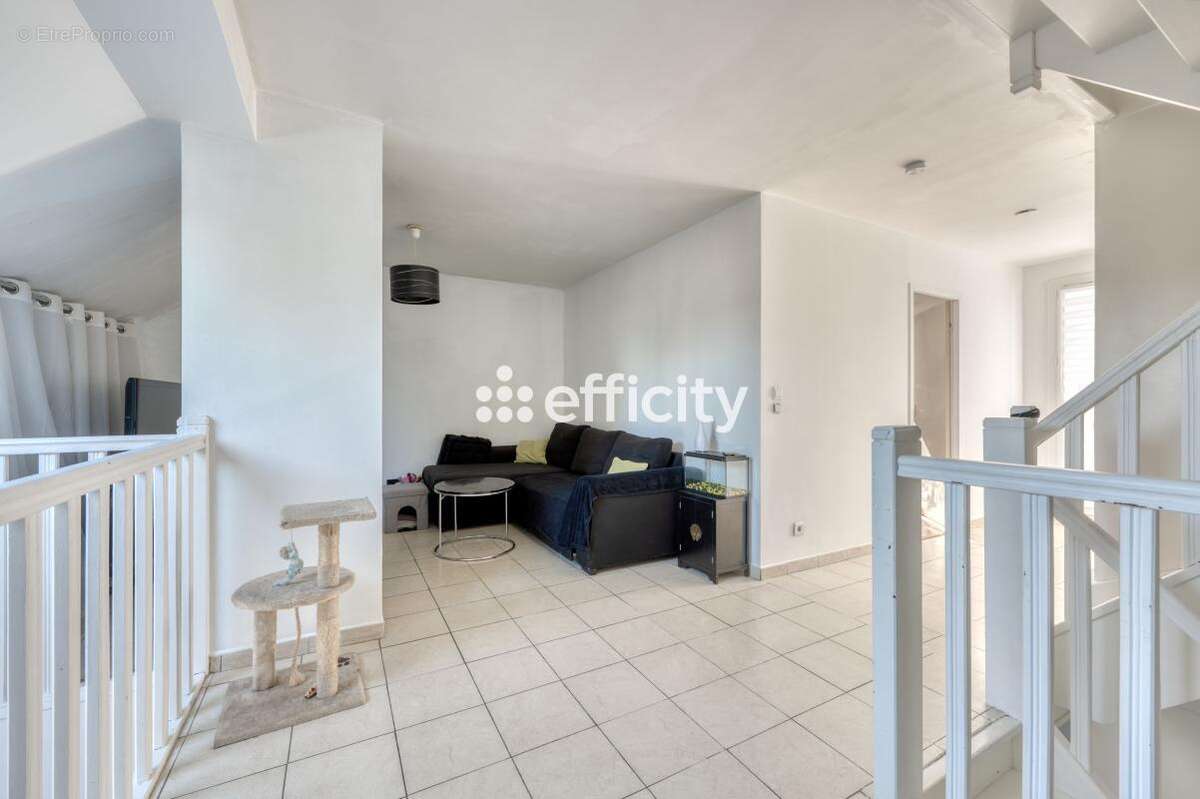 Maison à COMBS-LA-VILLE